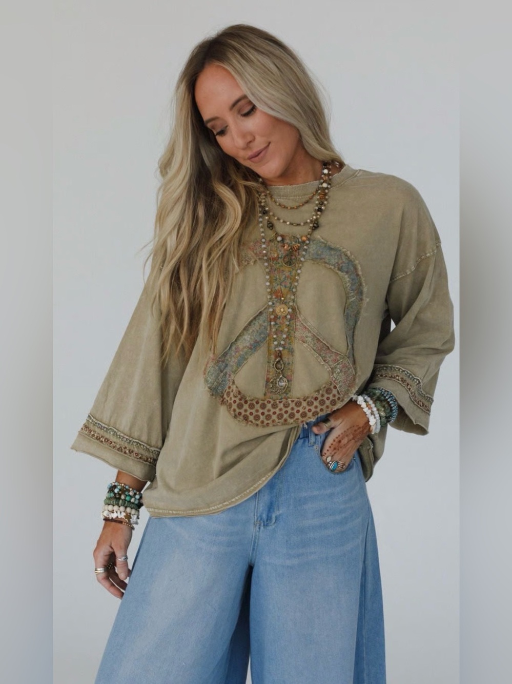 easel Josephine Patchwork Mineral Washed Floral Peace Sign Pullover M EUC Boho